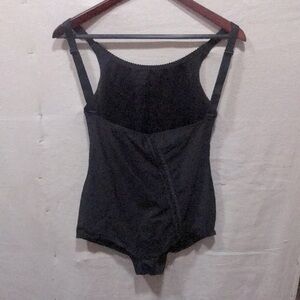 XL Isavela compression shape wear post op surgery. Tummy tuck Waist trainer.